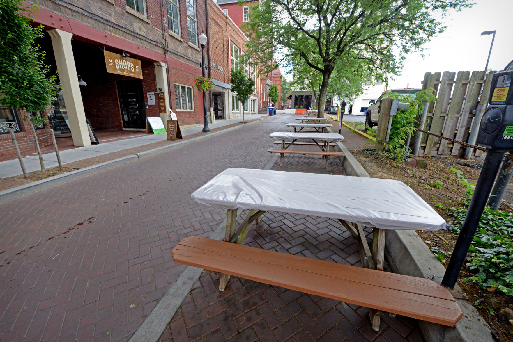 Tables city